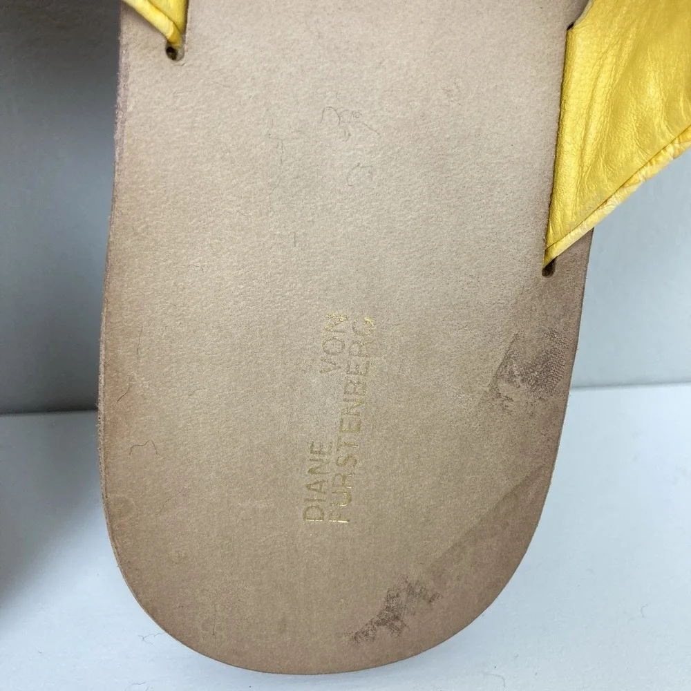 Diane Von Furstenberg DVF Brittany Slides Yellow Leather‎ Sandals Toe Strap 9 US